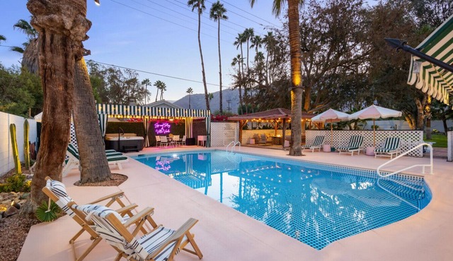 Villa Verde Estate: Private Saltwater Pool, Hot Tub, EV Charger, Allows Pets