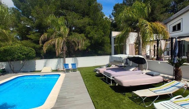 Villa with a pool surrounded by nature and just 20 minutes from the beach