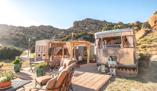 Vintage Glamping Travel Trailer with Views of San Fernando Valley near Los Angeles, California