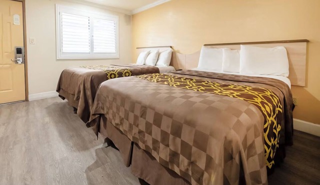Welcoming Guest Room with Private Bath and Microwave, Perfect for Quick Escapes