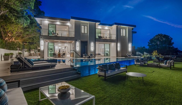 Westfall - Unparalleled Modern Luxury Estate with Infinity Pool & Spa