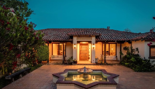 Wine Country Estate | Pool · Hot Tub · 4 Casitas