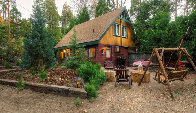 Winter Ski Chalet - Three-Bedroom | Five Beds | ¾ Bathroom | Sleeps Eight