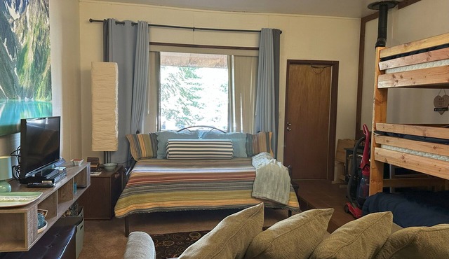 'Wonderful' condo-close to Lake Alpine, hiking, fishing, all high-Sierra fun