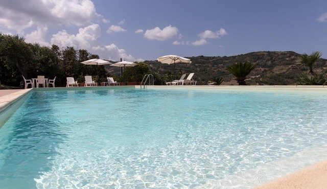 Wonderful villa with pool in a panoramic position at the gateway to Cilento.
