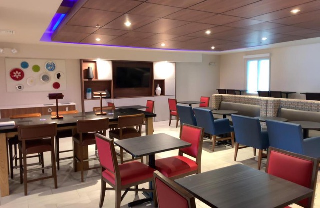 Holiday Inn Express Hotel Shore Ihg 