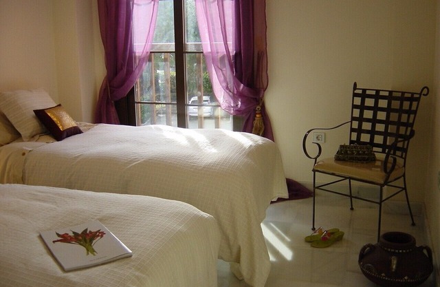 Stylish Luxury Apartment, Stunning Pool and Gardens, Secluded Beach