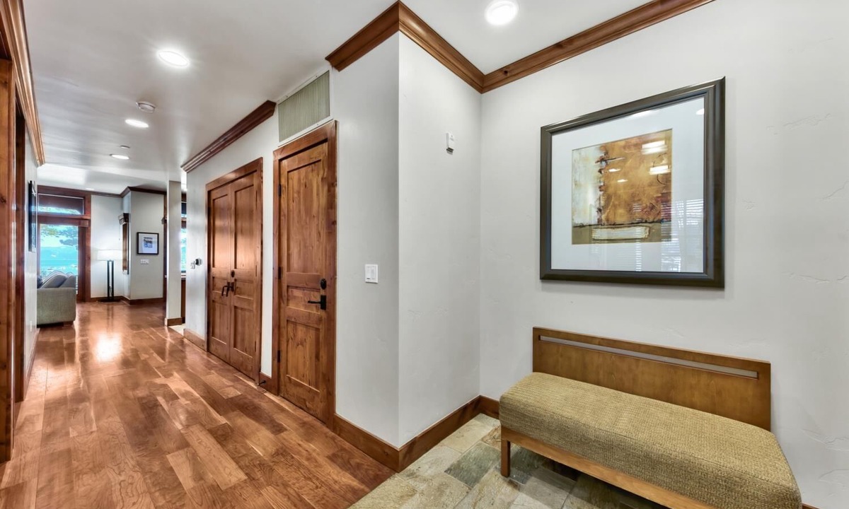 Sierra Shores Condo | Lakefront Villa w/luxury ammenities near Heavenly | SS5