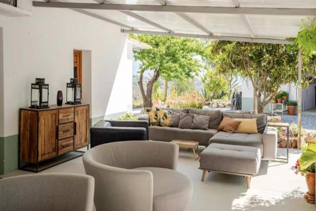 Comares Villa | 5-Bedroom Villa with Pool, Swimjet and Jacuzzi