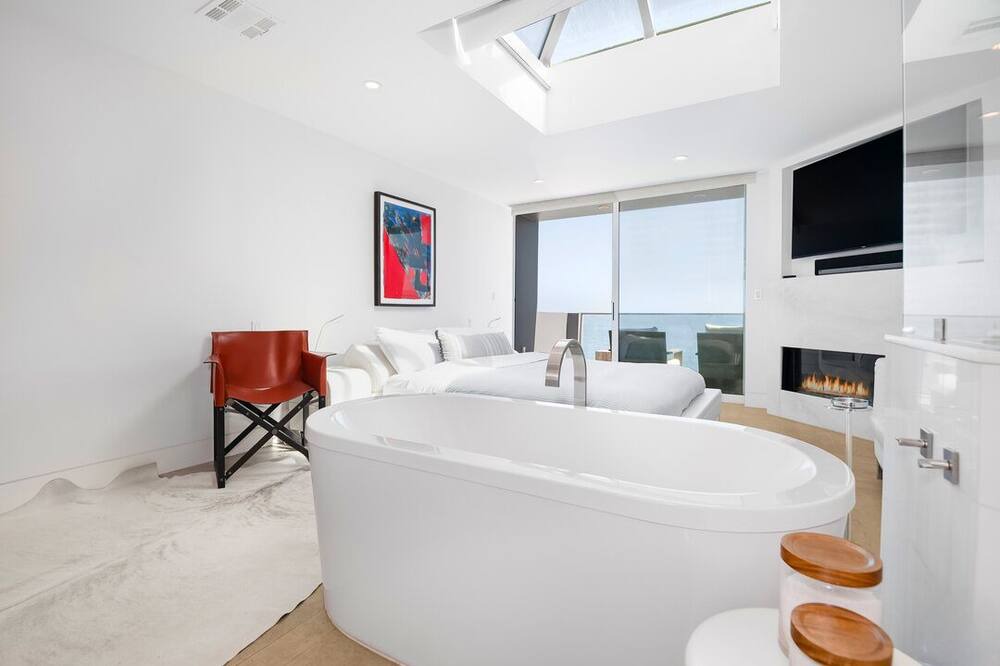 Photo of Bedroom in Eastern Malibu