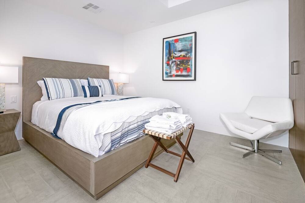 Photo of Bedroom in Eastern Malibu
