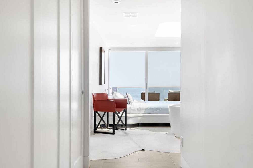 Photo of Bedroom in Eastern Malibu