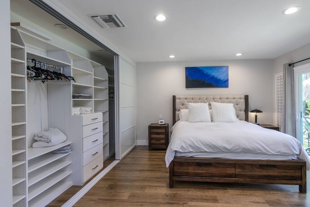 Photo of Bedroom in Woodland Hills