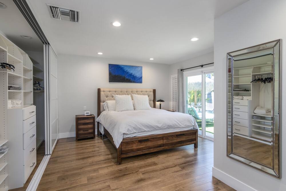 Photo of Bedroom in Woodland Hills