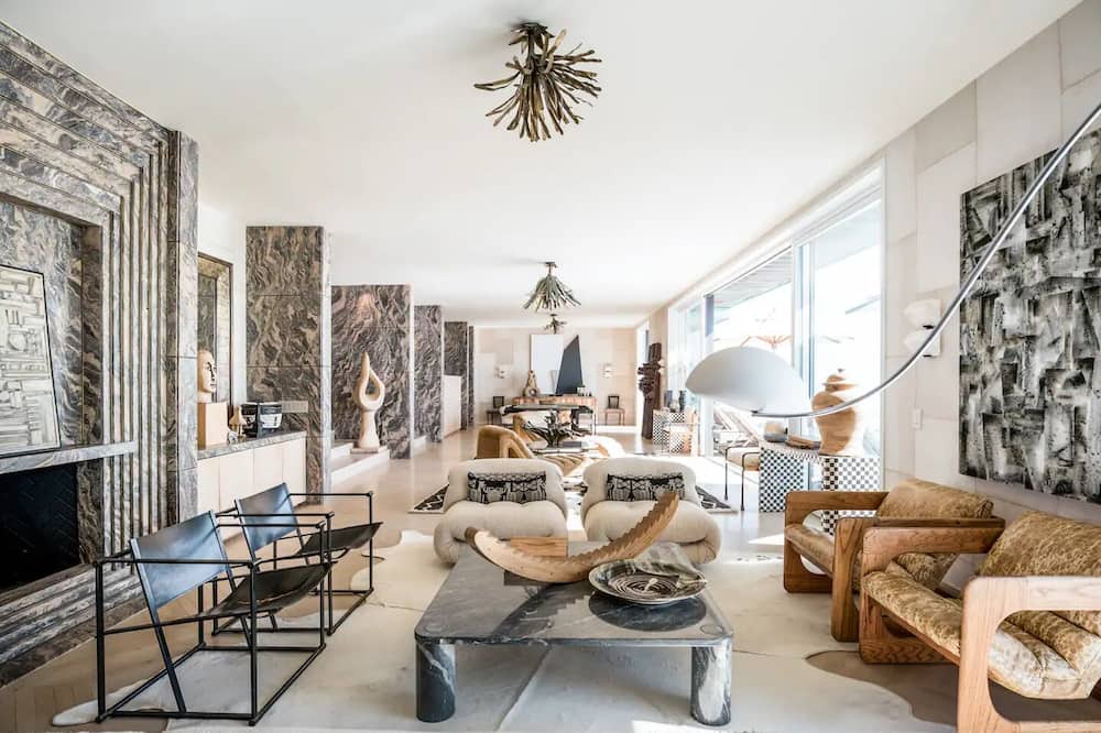 Photo of Livingroom in Eastern Malibu