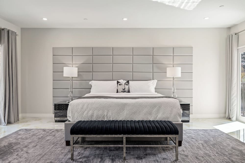 Photo of Bedroom in Woodland Hills