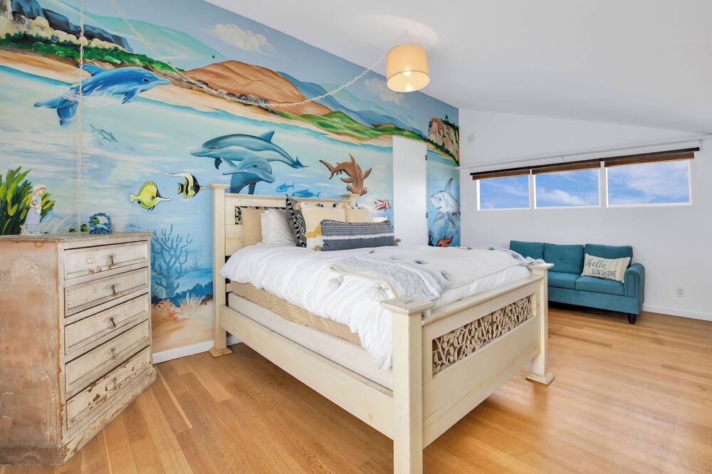 Photo of Bedroom in Eastern Malibu
