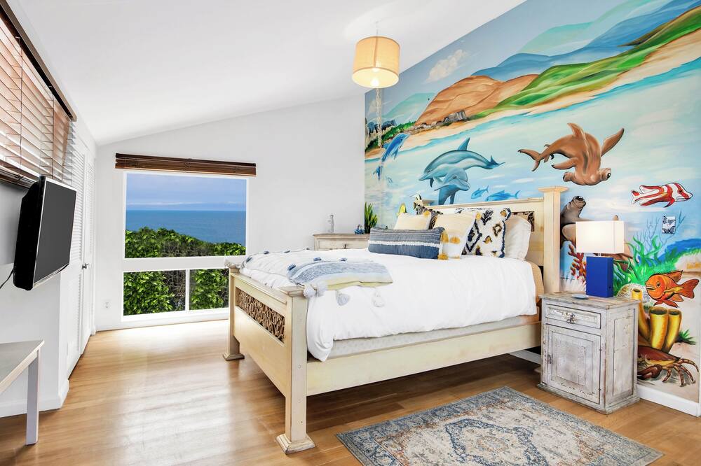 Photo of Bedroom in Eastern Malibu