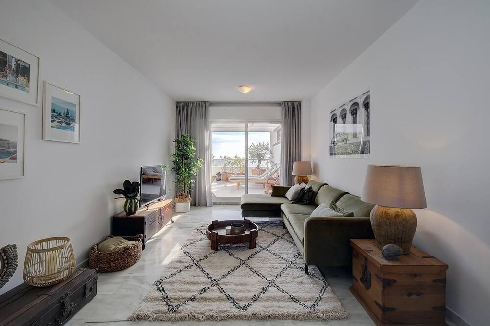 Photo of Livingroom in New Golden Mile