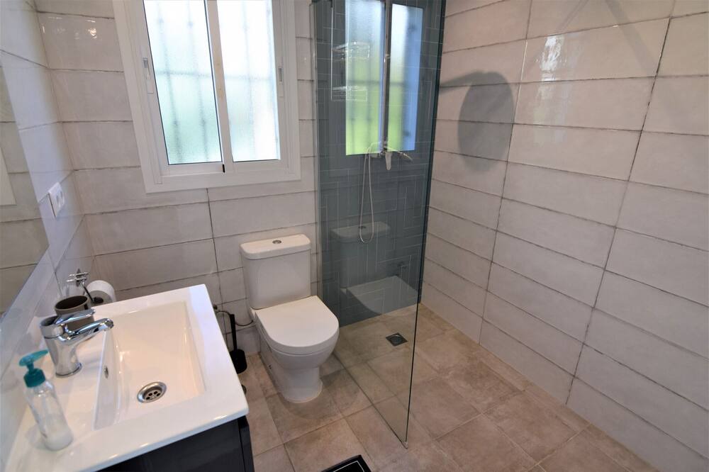 Photo of Bathroom in Urbanizacion Ladera del Mar