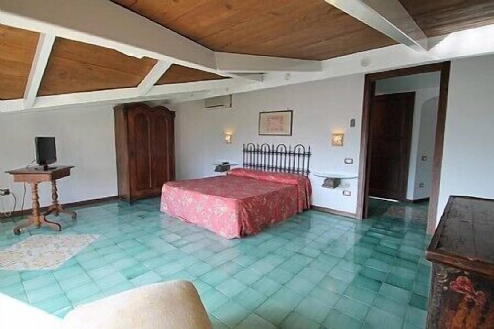 Photo of Bedroom in San Cipriano Picentino