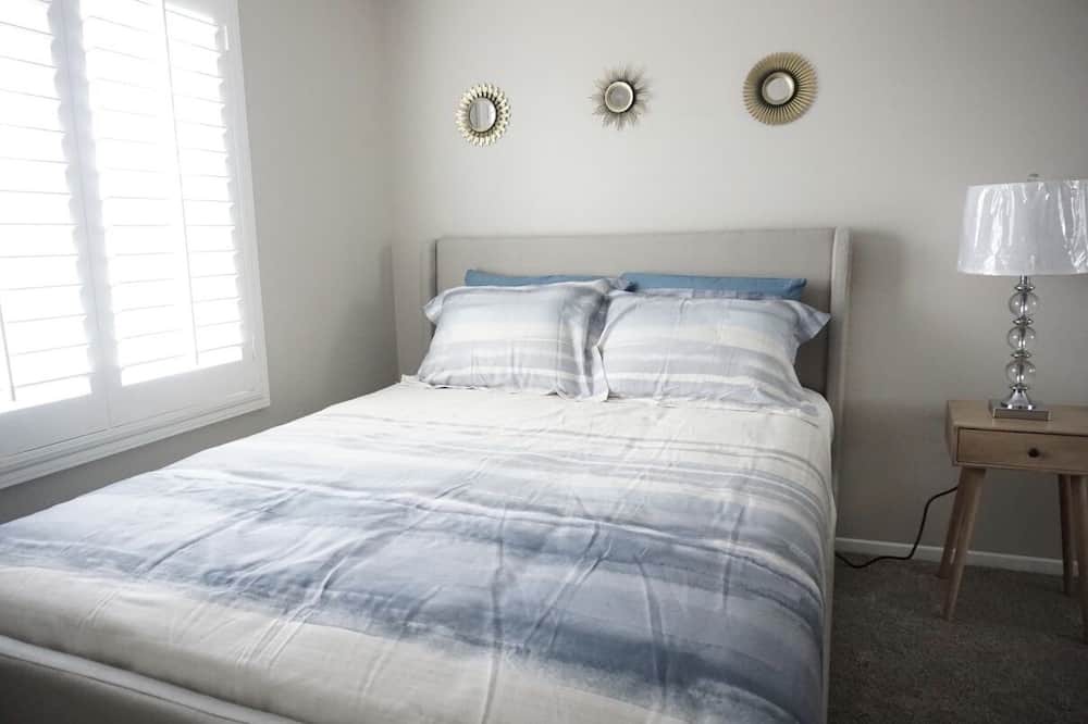 Photo of Bedroom in Ocean View Hills