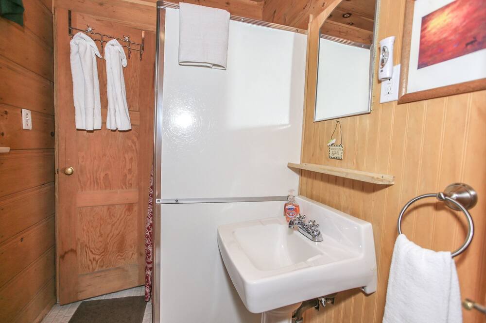 Photo of Bathroom in Fox Farm