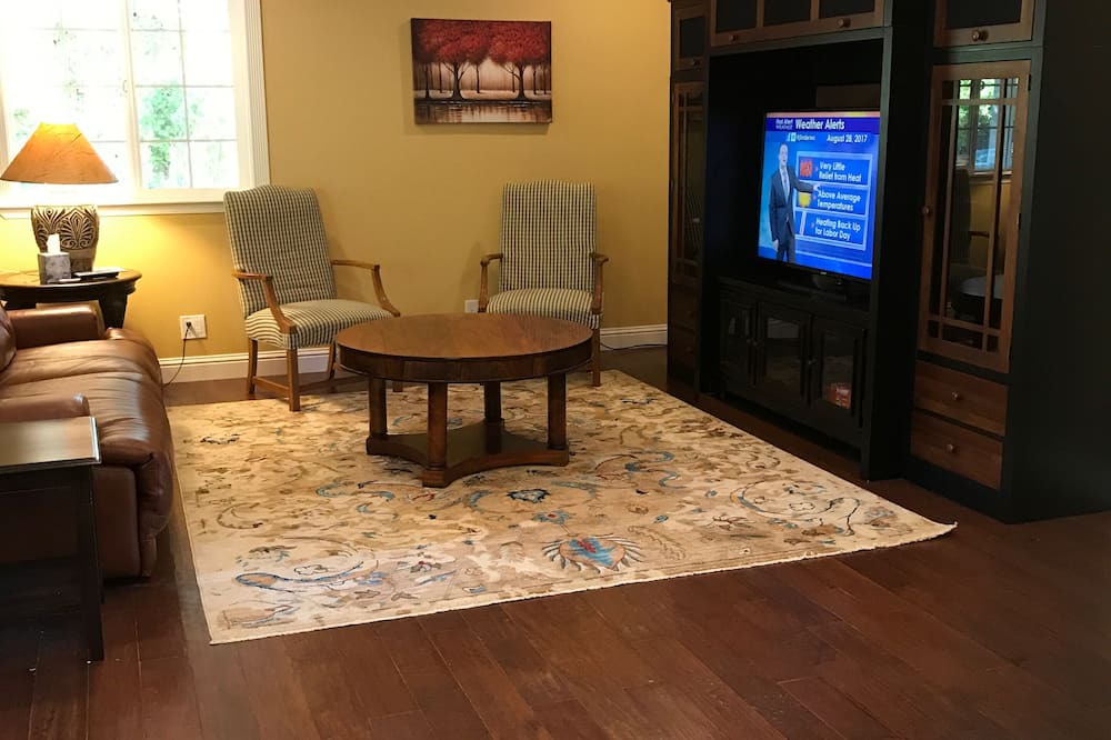 Photo of Bedroom in Columbia