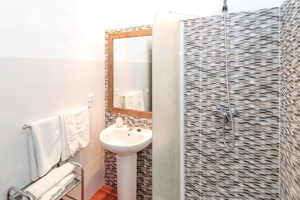 Photo of Bathroom in Canillas de Albaida