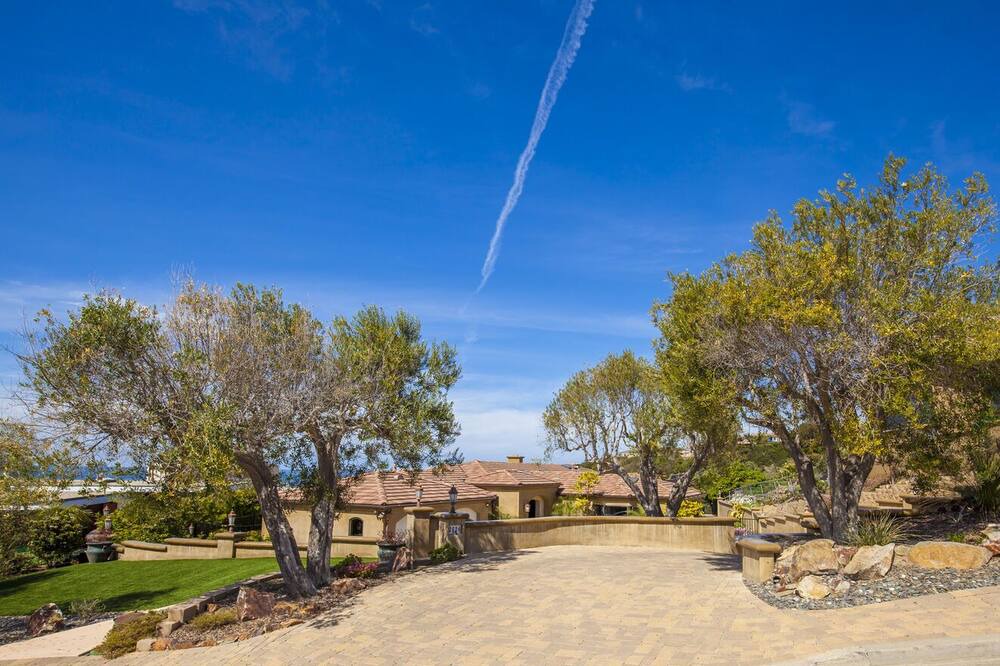 Photo of Others in La Jolla Heights