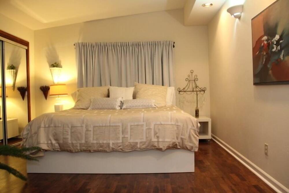 Photo of Bedroom in Monterey