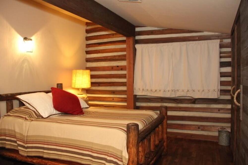 Photo of Bedroom in Monterey