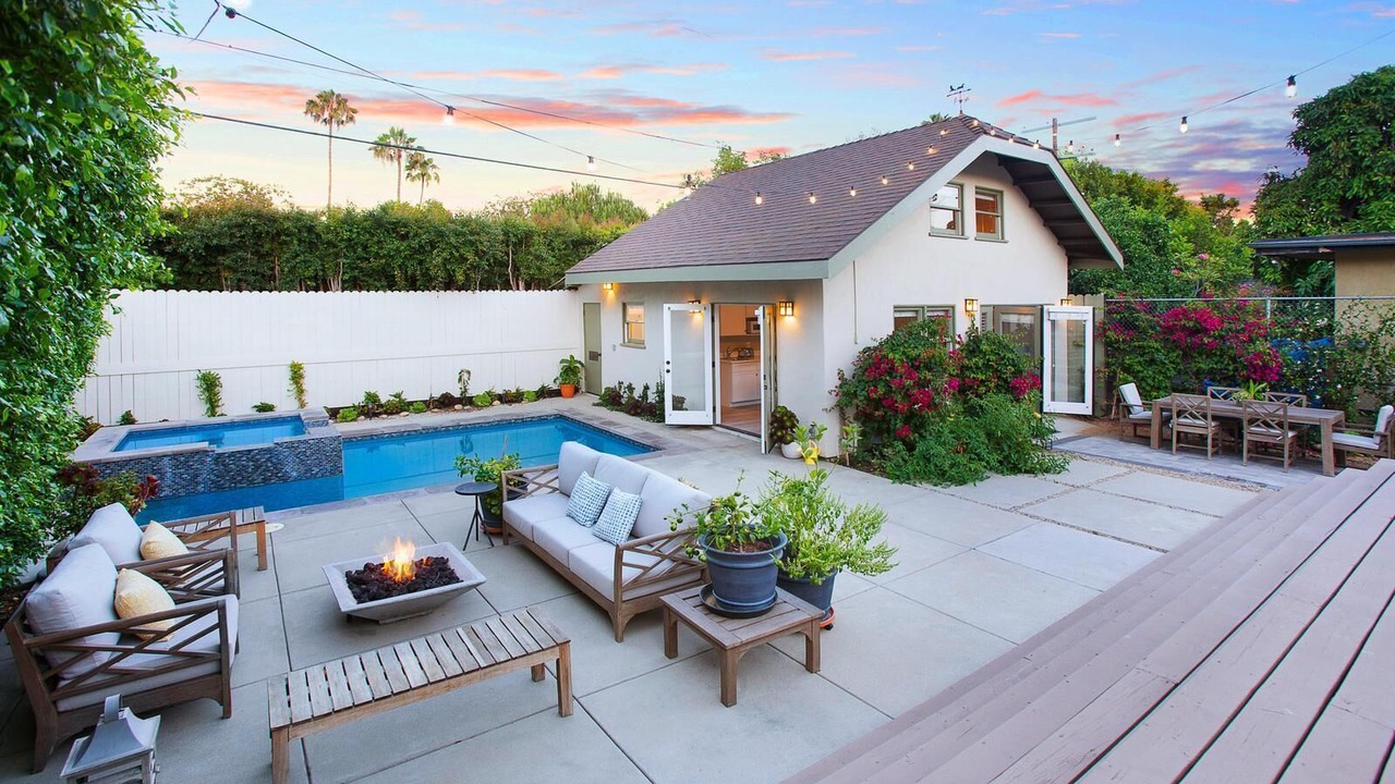Photo of Outdoor in Hollywood