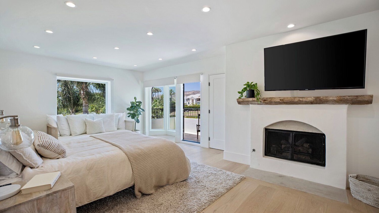 Photo of Bedroom in Central Malibu
