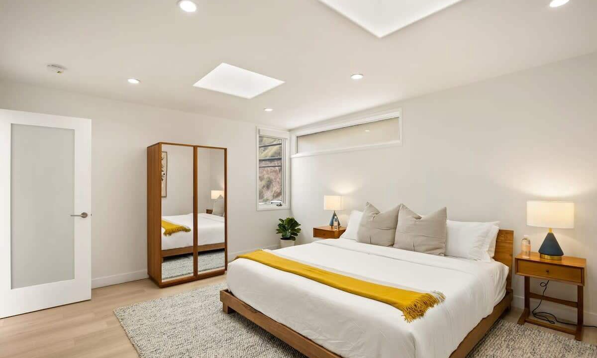 Photo of Bedroom in Eastern Malibu