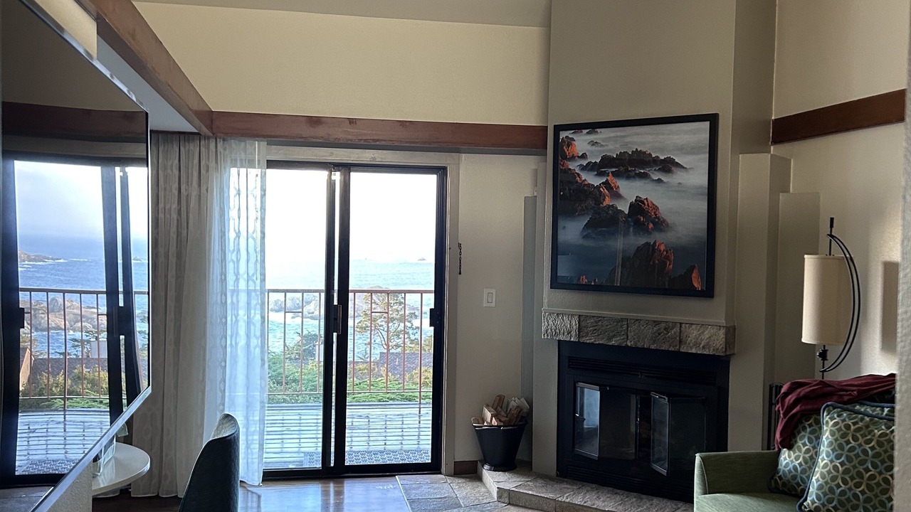 Photo of Livingroom in Carmel Highlands