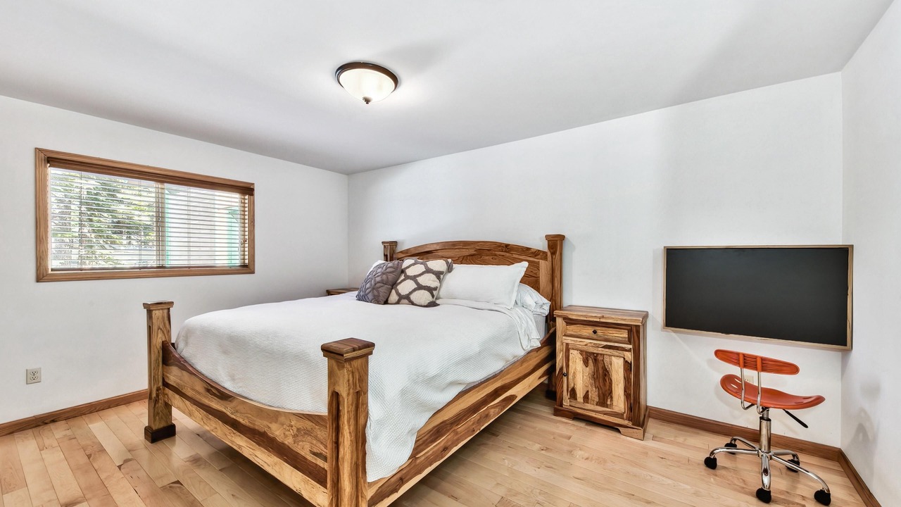 Photo of Bedroom in Tahoe Valley