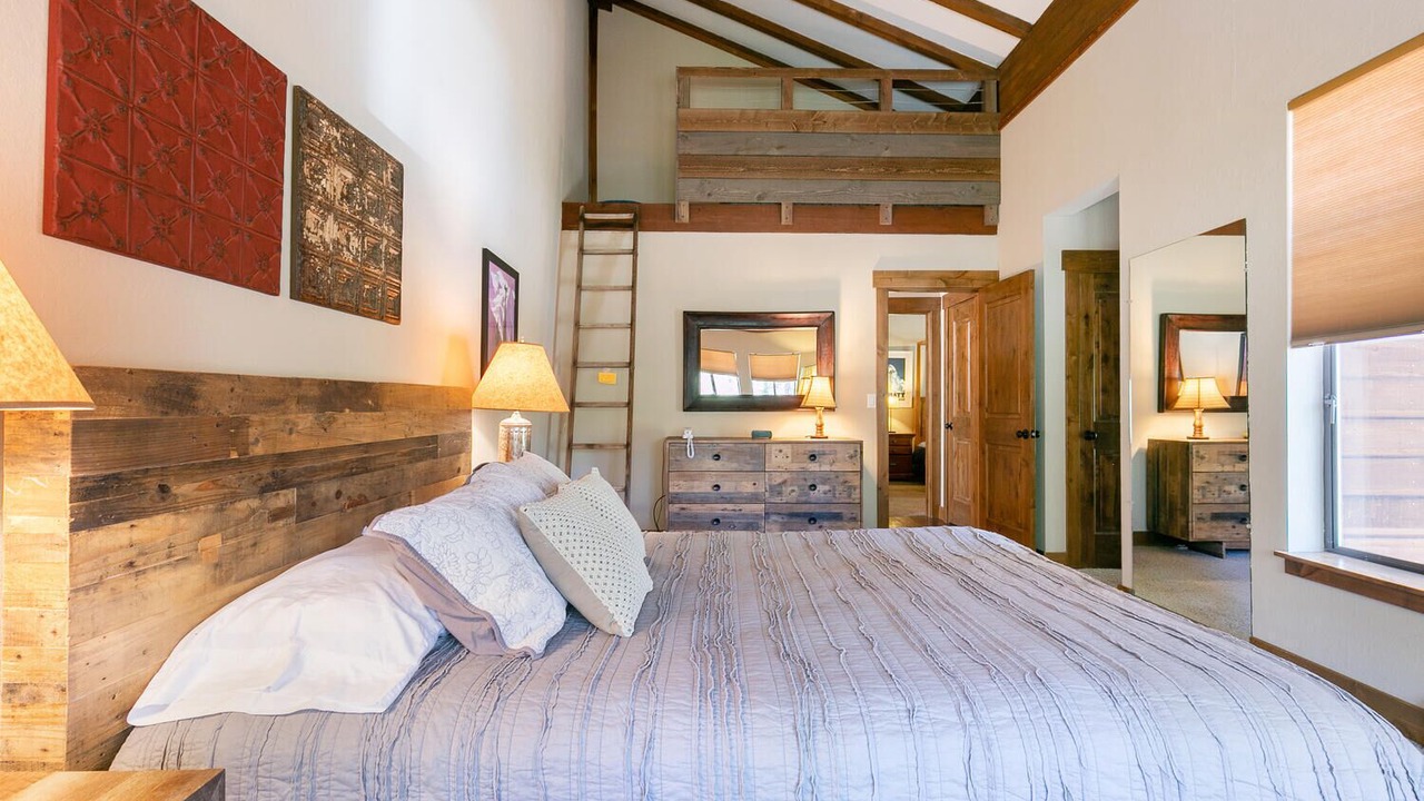 Photo of Bedroom in Alpine Meadows