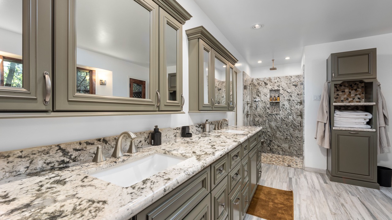 Photo of Bathroom in Apple Hill