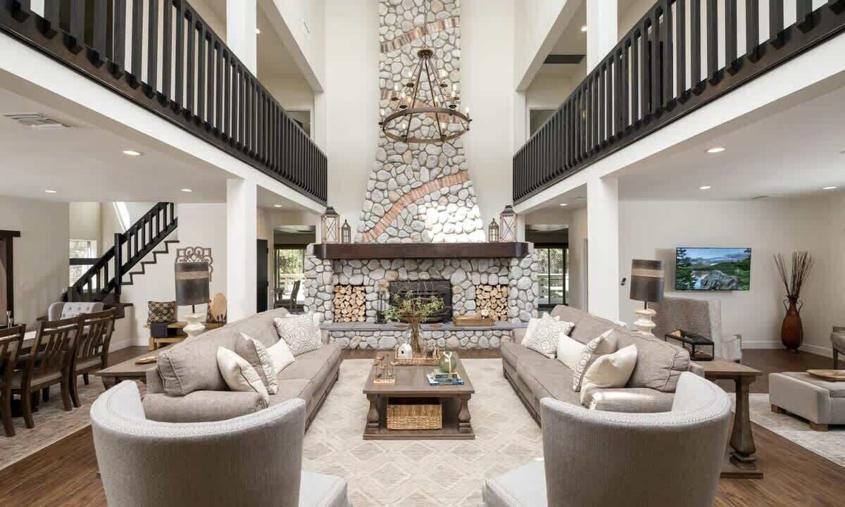 Photo of Livingroom in Evergreen Estates
