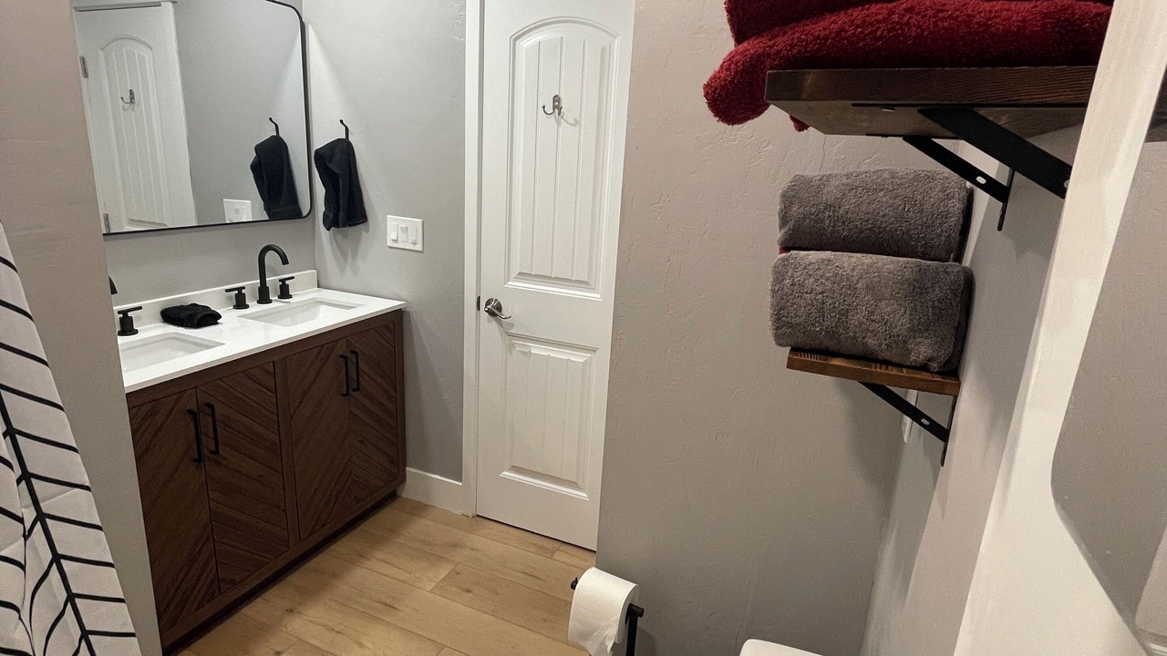 Photo of Bathroom in Pioneer Trail