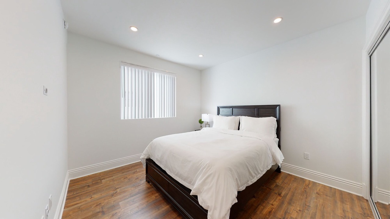 Photo of Bedroom in Pico - Robertson
