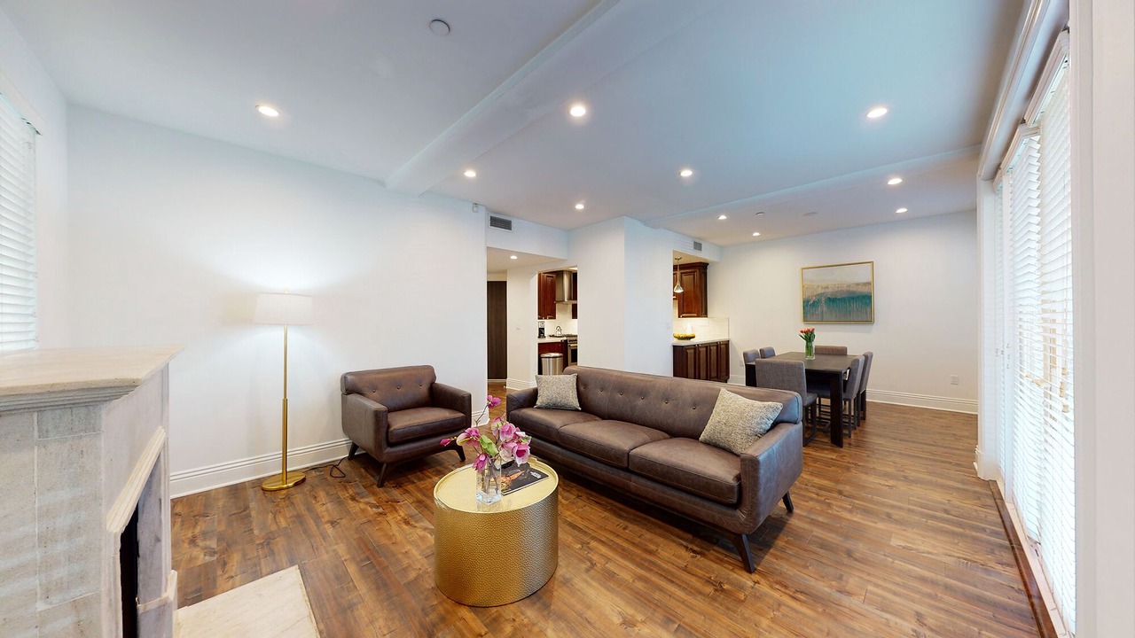 Photo of Livingroom in Pico - Robertson
