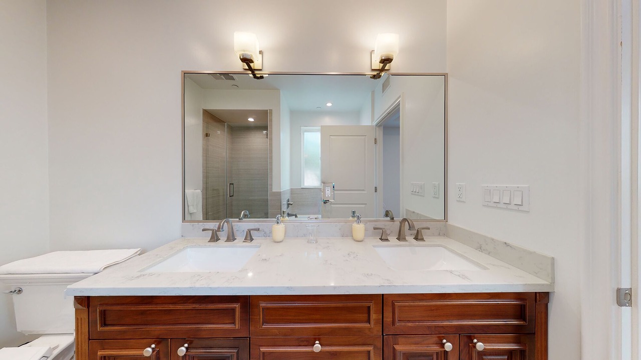Photo of Bathroom in Pico - Robertson