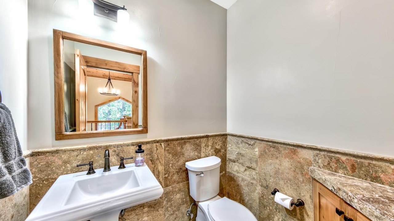 Photo of Bathroom in Country Club Estates