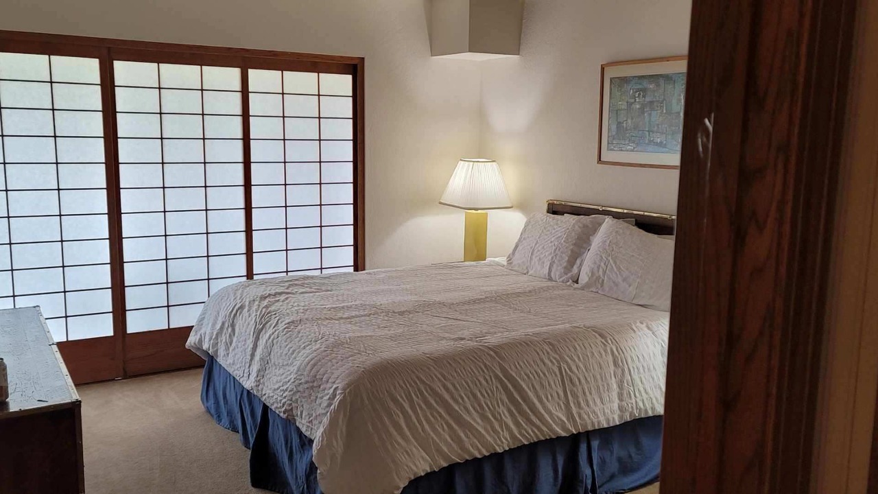 Photo of Bedroom in Lake Forest