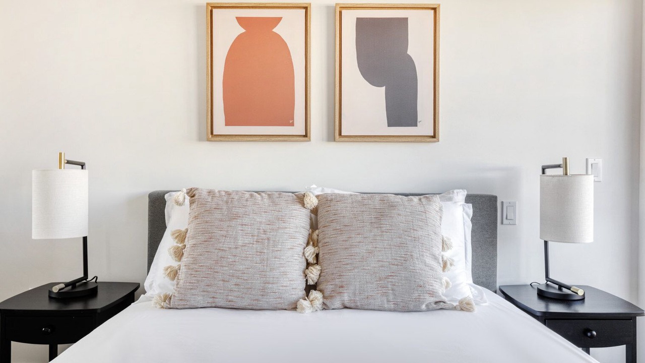 Photo of Bedroom in Sawtelle
