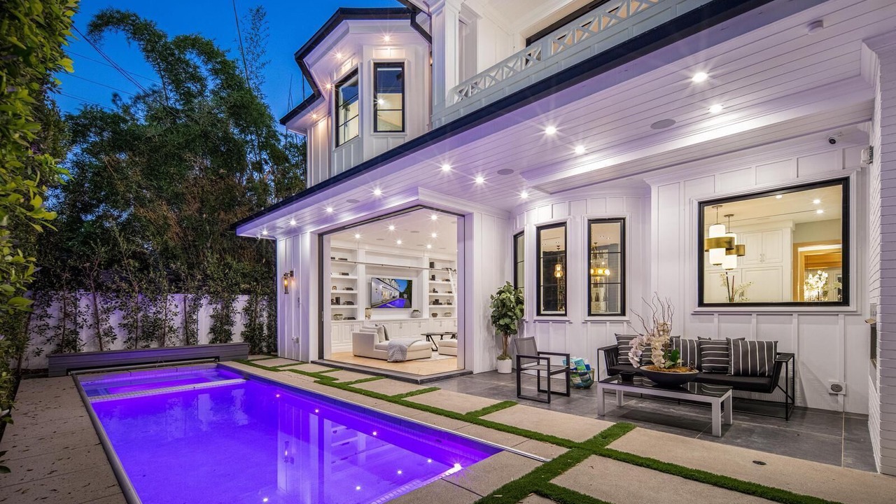 Photo of Outdoor in Melrose