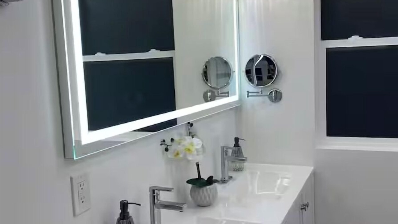 Photo of Bathroom in West Los Angeles
