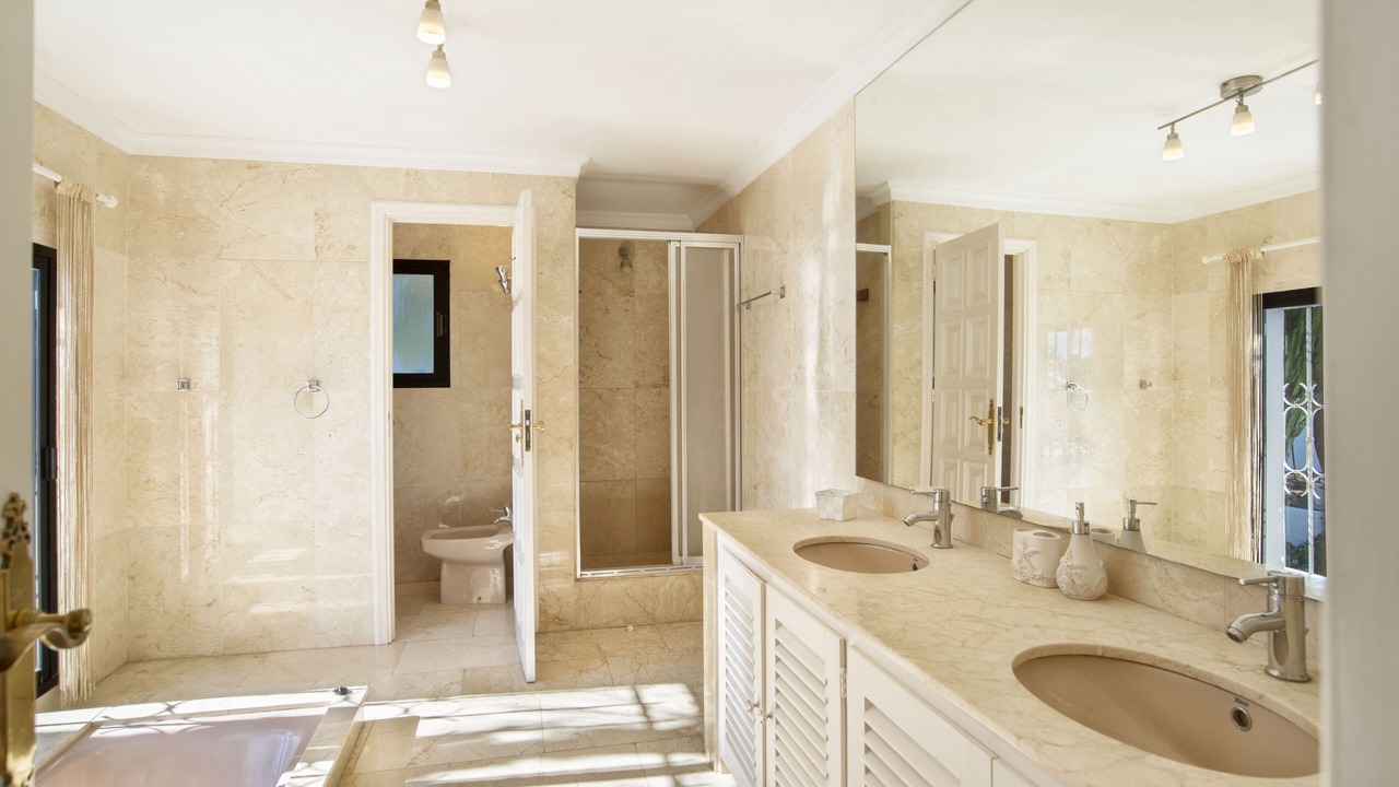 Photo of Bathroom in Nueva Andalucia